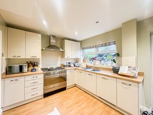 Photo 8- click for photo gallery